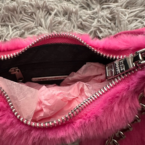 Steve Madden Pink Faux-Fur Chain Shoulder Bag NWT - Picture 3 of 4